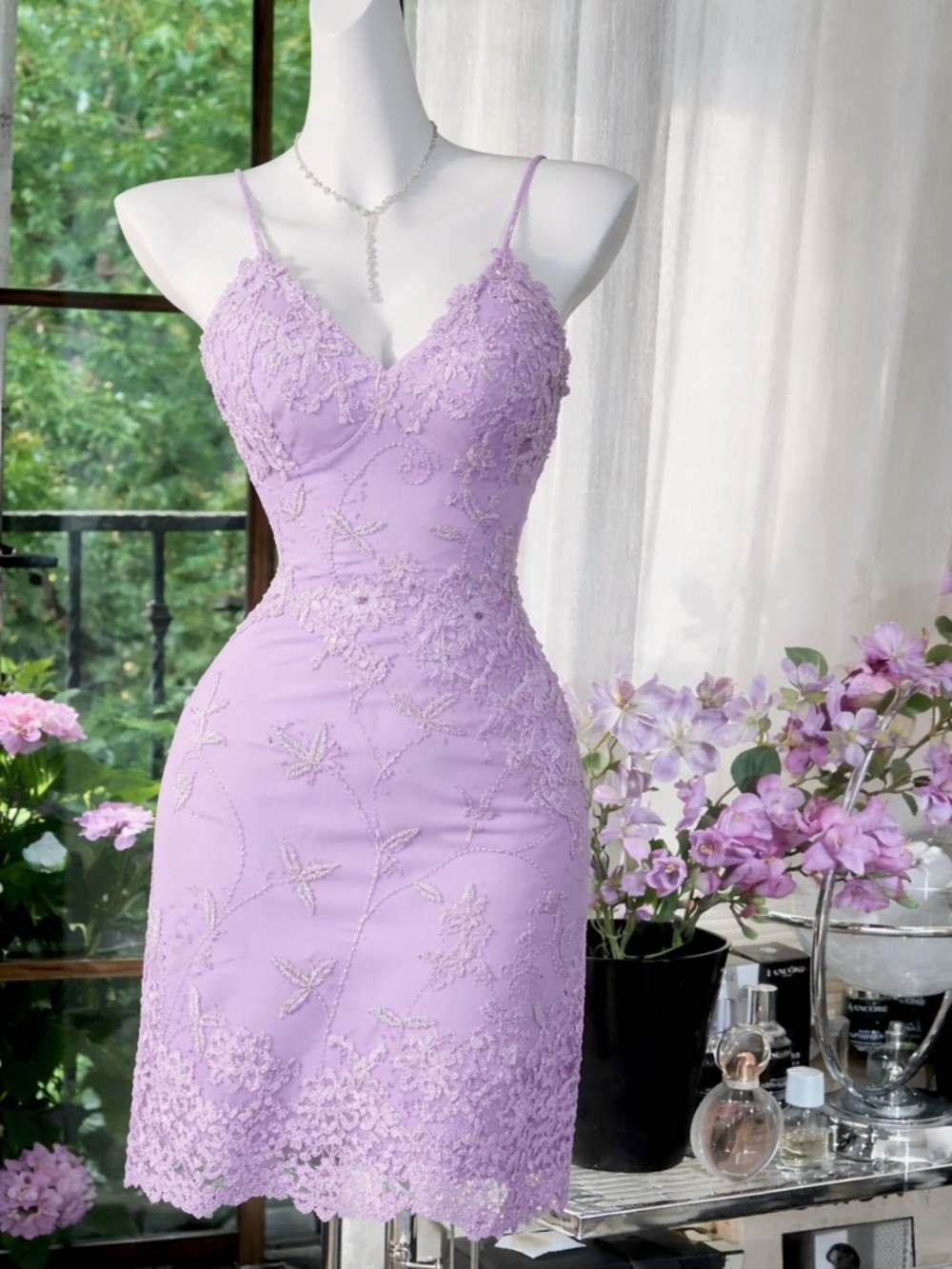 Lavender Lace Spaghetti-Strap Dress - Elegant Women's Evening Dress